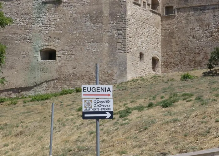 Daire Piazzetta Petrone + Parking *